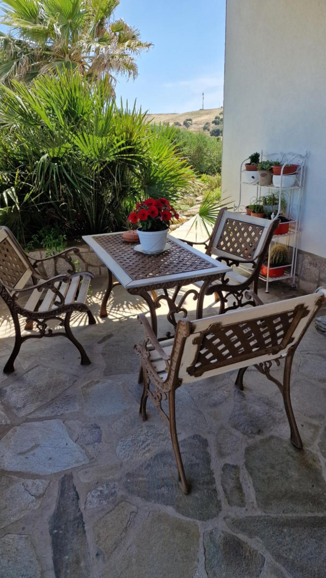 B&B Sa Corte Biancareddu ภายนอก รูปภาพ